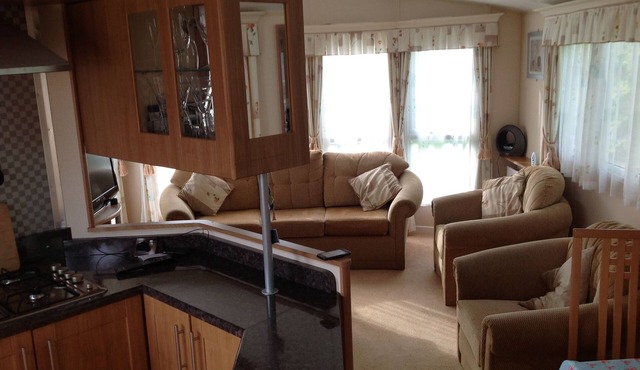 Luxury 2 bed caravan in Bognor Regis, sleeps 4