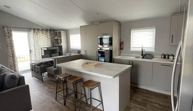 Luxury 2-bed Lodge, Sleeps 6 in Camber Sands