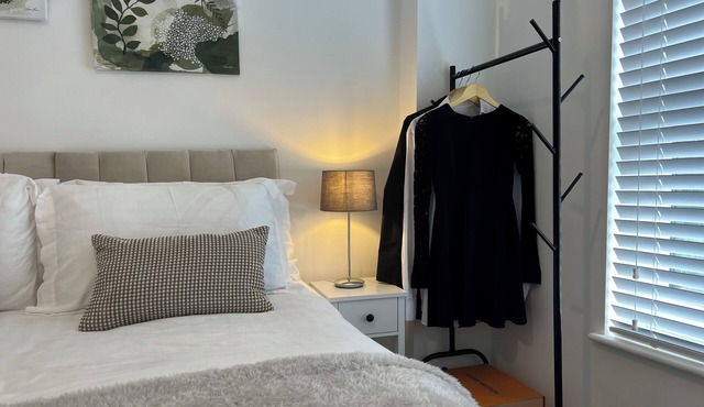 Luxury 2-bed Warwickshire Gem