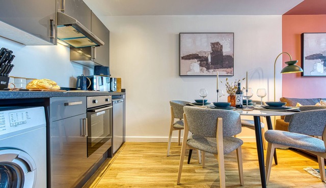 Luxury 2 Bedroom Apartment Central Portsmouth Near the beach & Gunwharf Quays