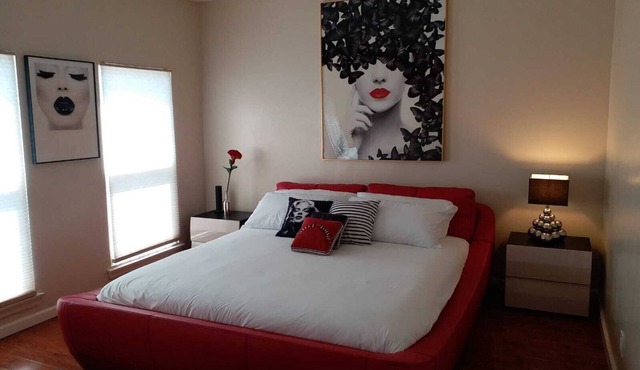 Luxury 2 Bedroom Apartment in Koreatown