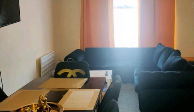 Luxury 2 bedroom apartment with free parking