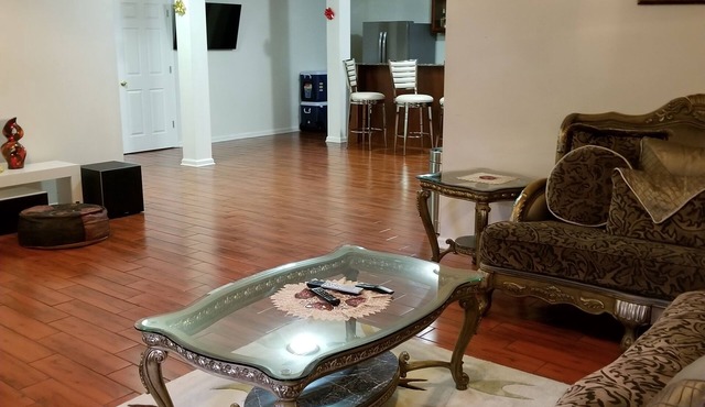 Luxury 2 Bedroom Basement Apartment