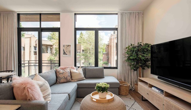 Luxury 2 Bedroom Condo in Downtown Ketchum