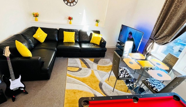 Luxury 2 Bedroom Entire Apartment - Self Check in/out – Perfect for 6 Guests