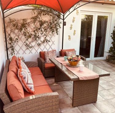 Luxury 2 bedroom Garden Apartment