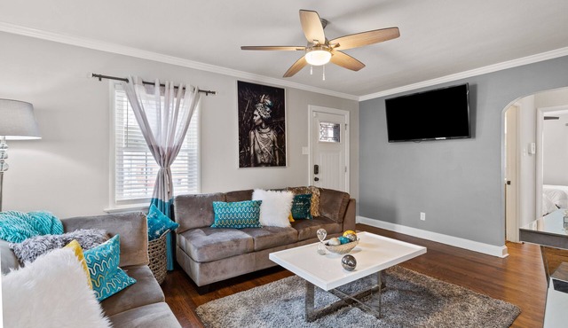 Luxury 2-bedroom home- near Delmar Loop/Forest Park