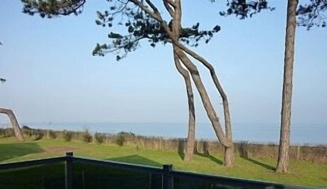 Luxury 2 Bedroom Self Catering Holiday Rental. Beach Front Location With Fantast