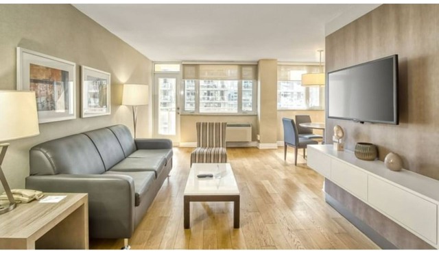 Luxury 2 bedroom Suite-Downtown Toronto