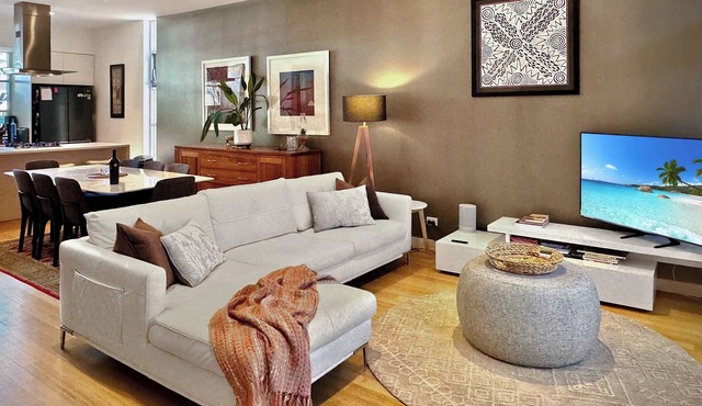 Luxury 2-Bedroom Townhouse in Adelaide CBD