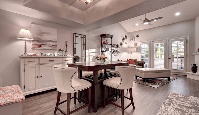 Luxury 2-bedroom townhome on Biltmore golf course, close to dining and shopping!