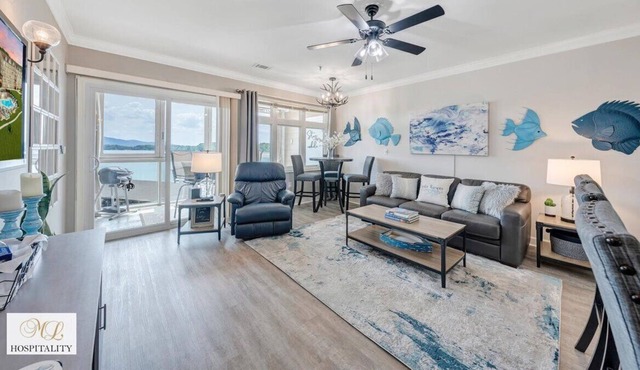 Luxury 2 bedroom Waterfront Balcony Mariners Landing w/ Amenities