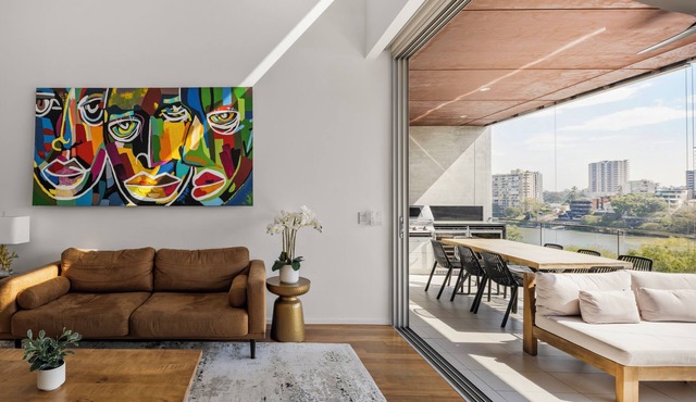 Luxury 2-Level Riverfront Penthouse - 3-Bed/4-Bed Options