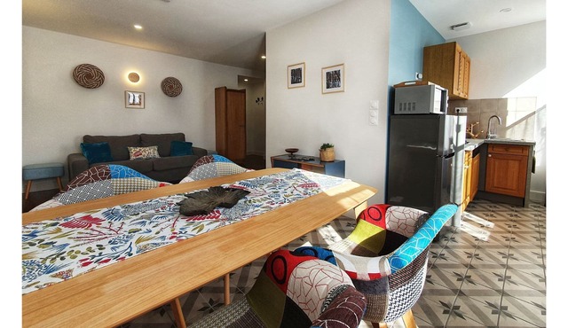 Luxury 2-room apartment, small building, quiet, bright, downtown