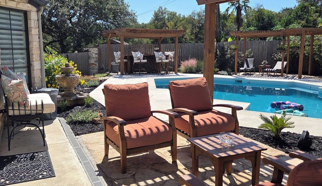 Luxury 2-Story Home with Pool, Hot Tub & Private Master Suite Near Belton Lake