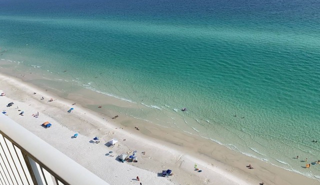 LUXURY 20TH FLOOR BEACHFRONT CONDO/SPACIOUS BALCONY/BCH SERVICE/n5 STAR REVIEWS