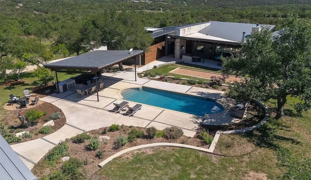 Luxury 26-Acre Compound, w/Pool & Amazing Views