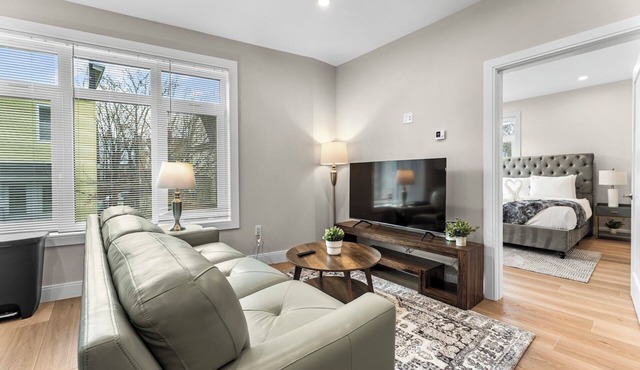 Luxury 2bd/2ba near Cabmridge 9641