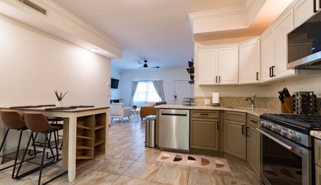Luxury 2BD 2BTH - Condo #5