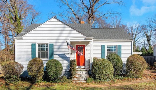 Luxury 2BD Home, Coffee, Games, Outdoor Seating, Close to Airport, Hospitals