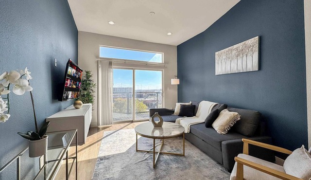 Luxury 2BD in Deep Ellum w/Pool Gym Free Parking
