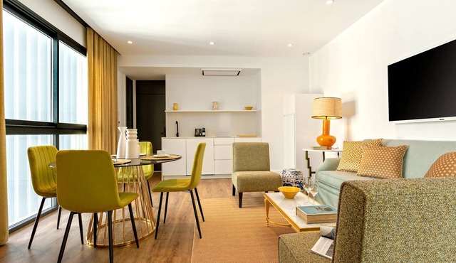 Luxury 2bd view Torre del Oro. Betis XII