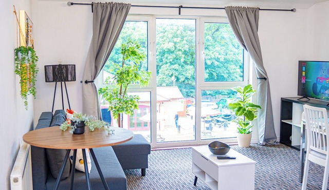 Luxury 2BED Apartment near Cardiff City Center| Fast WI-FI