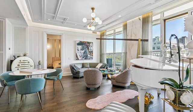 Luxury 2bed3bath Condo in Yorkville | Gym |Parking