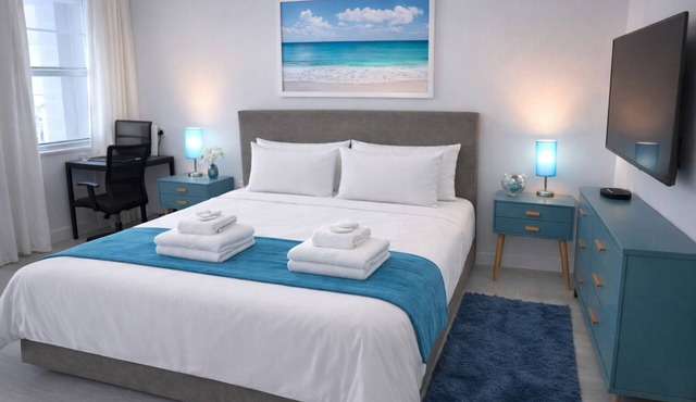 ✨ Luxury 2BR 2 Master Suites Pool Close to Beach Family Friend