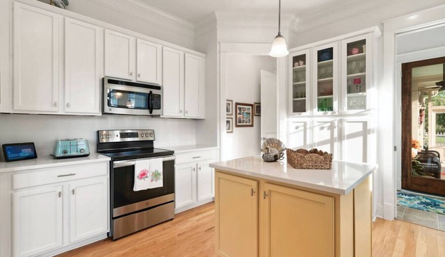 Luxury 2BR/2BA in Thompson’s Station