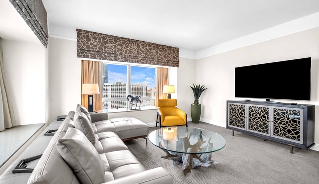 Luxury 2BR/2BA City View Suite