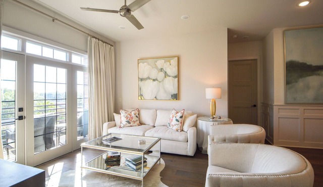 Luxury 2BR/2BA Condo Close to Campus