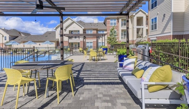 Luxury 2BR/2BA near highway with top amenities