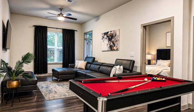 Luxury 2BR/2BA NRG Stadium World Cup Ready king Be