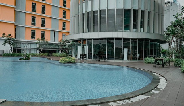 Luxury 2BR Apartment at Pejaten Park Residence with Bathtub