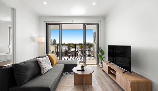 Luxury 2BR Apartment | Heart of Prospect