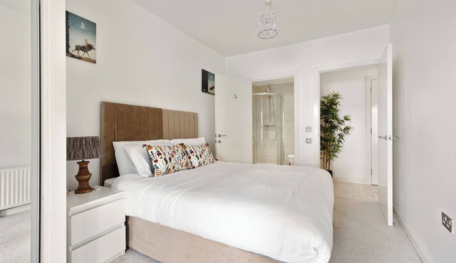 Luxury 2BR Apartments 5min walk from Canning Town Station