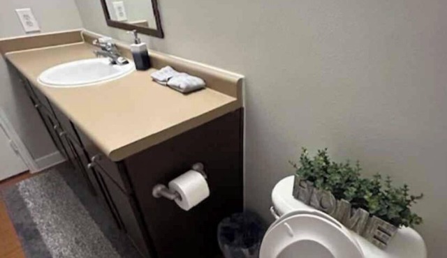 Luxury 2BR Apt by Grandscape