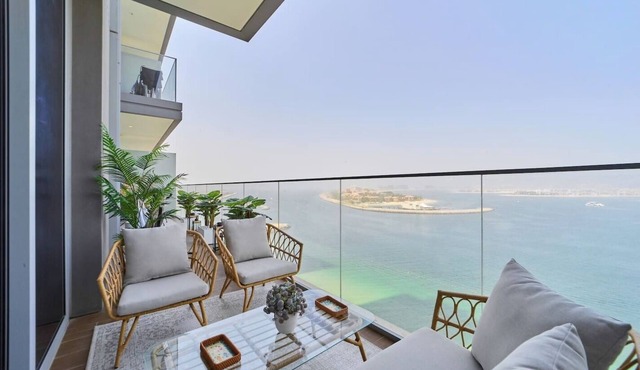 Luxury 2BR Beach Isle | Palm Views + Beach Access