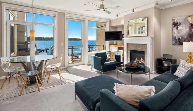 Luxury 2BR Condo in ONLY Waterfront Location Downtown-Steps to Pike Place Market