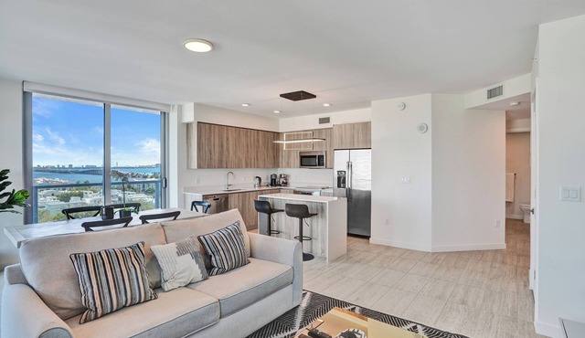 Luxury 2BR In Design District with Pool+Parking+Gym @ QUADRO CONDOMINIUMS