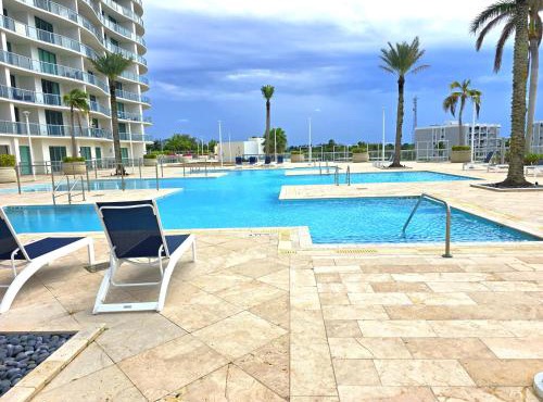 Luxury 2BR in Downtown Fort Myers Pool & Terrace