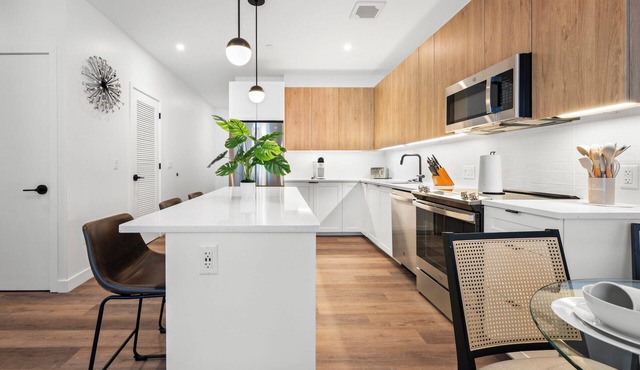 Luxury 2BR Next to the Airport 3261