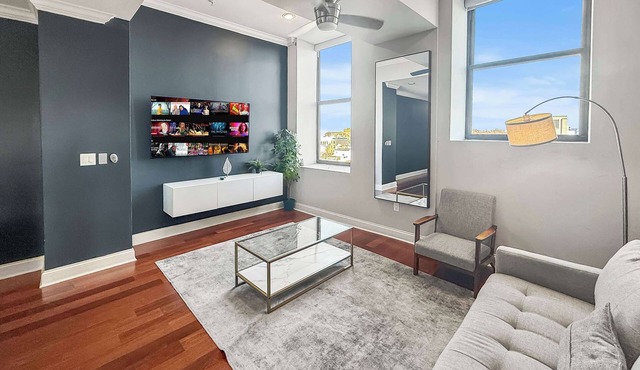 Luxury 2BR Northern Libs Escape w/Fitness Access