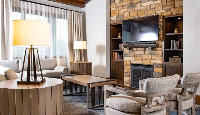 Luxury 2BR Presidential Suite – Elegant & Budget-Friendly