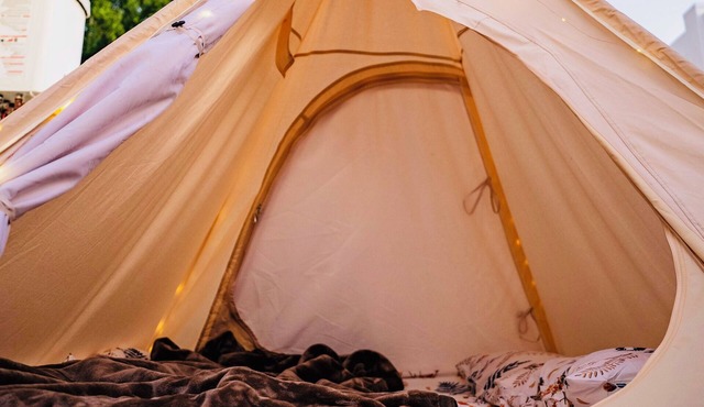 Luxury 2BR Retreat with Glamping Tent Near Universal Studios, Hollywood!