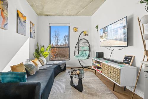 Luxury 2BR South End Uptown Charlotte, Walkable, Gym, Washer & Dryer