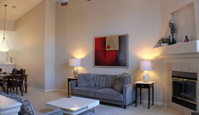 Luxury 2BR Townhome close to Cherry Creek Reservoir