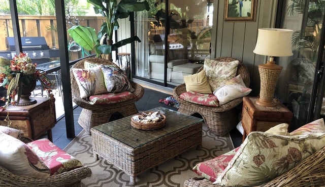 Luxury 3/2 Jupiter Beach bungalow walk to beach private backyard oasis