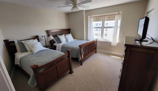 Luxury 3 bedrm Oceanview Condo on Daytona Beach Shoreline!